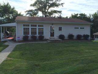 14022 Cedarwood Dr, Cumberland, MD 21502-5735