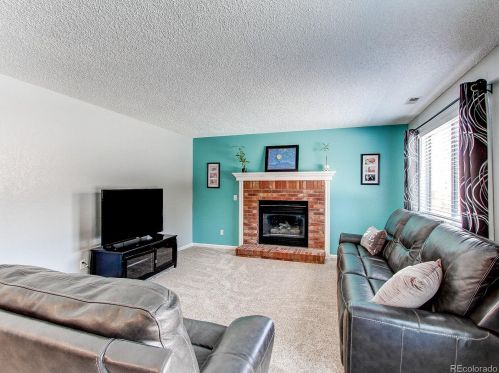 20695 Oxford Pl, Denver CO 80014-5137 exterior