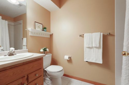 9100 Heritage Way, Saint Paul MN  55125-5034 exterior