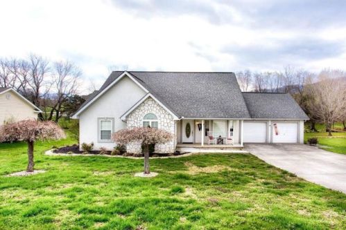 287 Mountain Perkins Ln, Jacksboro, TN 37757-2828