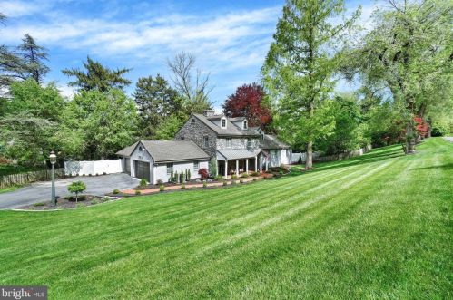 735 Carroll Rd, York, PA 17403-4402