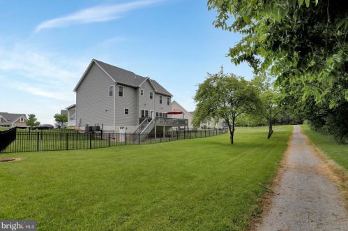 463 Deerfield Village Dr, Shepherdstown WV  25443 exterior