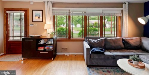 841 Cedar Ave, Tavistock NJ 08033-1011 exterior