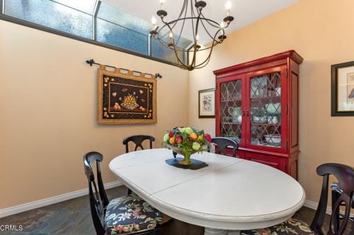 2036 Montecito Dr, Glendale CA  91208-1824 exterior