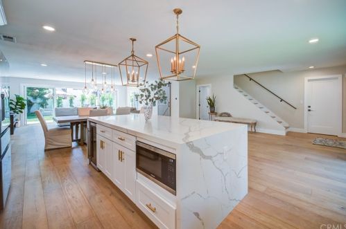 6372 Heil Ave, Huntington Beach CA  92647-4232 exterior