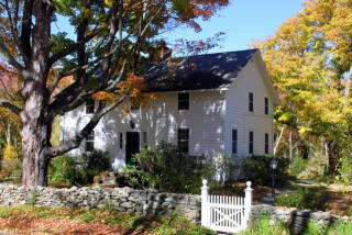 132 Painter Hill Rd, Woodbury, CT 06798-1519