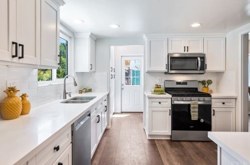4521 Roxburgh Ave, Covina, CA 91722-3033