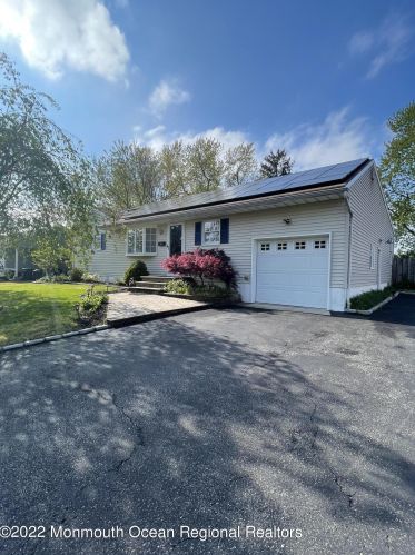 17 Parkview Ter, Hazlet, NJ 07730-1021