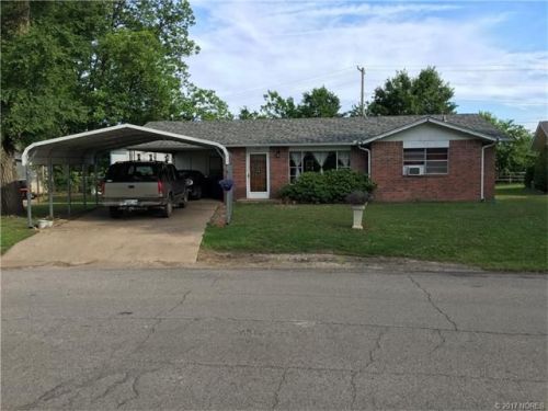 230 13th St, Hominy, OK 74035-6510