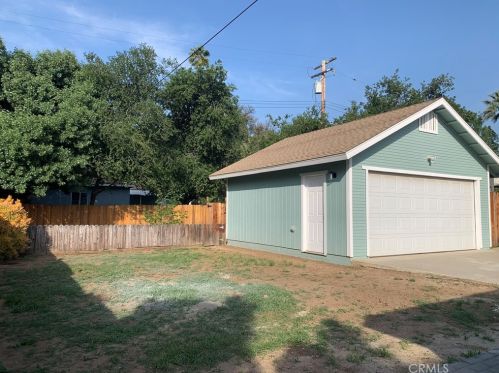 321 Myrtle St, Redlands CA  92373-6019 exterior