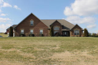 2051 Kentucky St, Seymour, TN 37865-4683