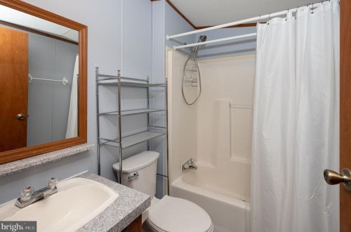 208 Saddleford Ct, Lancaster PA  17603-2188 exterior