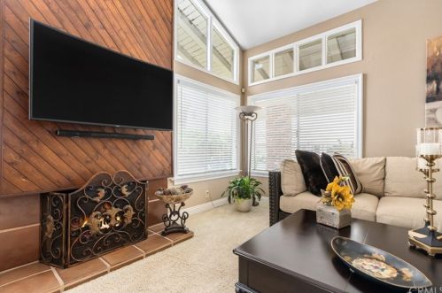 6270 Woodsboro Ave, Anaheim CA  92807-2347 exterior