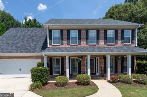 105 Graymist Ln, Loganville, GA 30052-7817