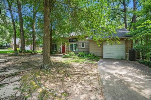 203 Deep Dale Ln, Conroe, TX 77304-1249