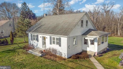 1237 Pine Rd, Carlisle, PA 17015-9372