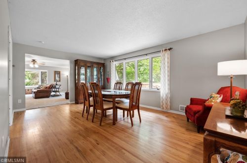 875 Colleen Ave, Saint Paul MN  55126-6401 exterior