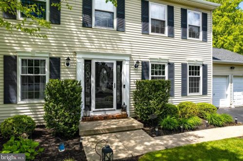 18 Windsor Ln, Trenton, NJ 08620-9410