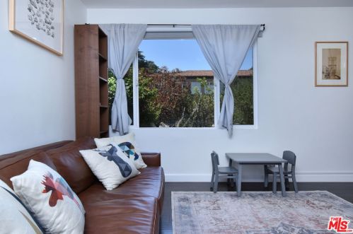 14609 Albers St, Van Nuys CA  91411-3711 exterior
