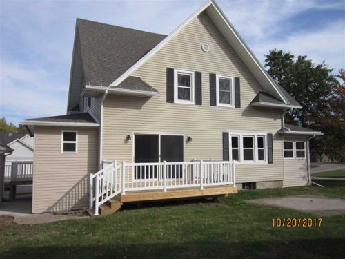 1101 State St, Bellevue IA  52031-1920 exterior