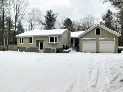 60 Addison Rd, Goffstown, NH 03045-2322