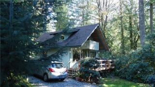 17 Little Strawberry Ln, Bellingham, WA 98229-7813