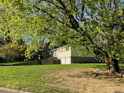 27 Purdy Rd, Norwalk, CT 06850-1526