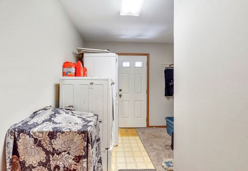 8143 Oak Ln, Niles IL  60714-2720 exterior