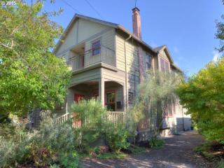 1827 Skidmore St, Portland, OR 97211-5774