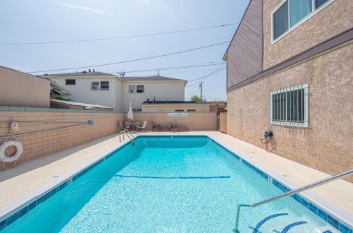 624 Acacia Ave, Glendale CA  91205-3045 exterior