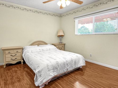 4411 Dunsmore Ave, Glendale CA  91214-2529 exterior