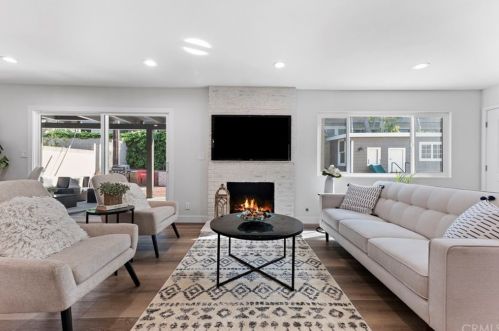 5250 Gerda Dr, Anaheim CA  92807-3133 exterior