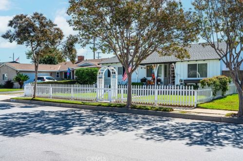 462 School St, Covina, CA 91723-1708