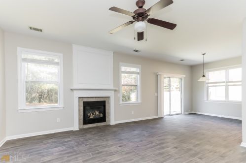 2520 Mockingbird Ln, Locust Grove, GA 30248-7044