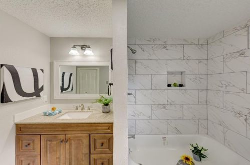 2029 Pond Shore Dr, Angleton TX 77515-7483 exterior