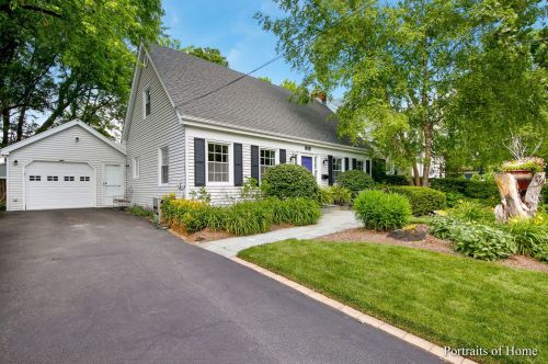211 Hillside Rd, Naperville, IL 60540-6605