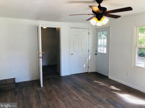 1555 Erney Rd, York, PA 17315-1601