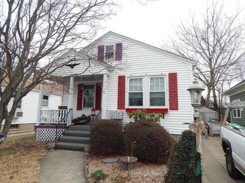 9 Aldine St, Providence, RI 02909-3905