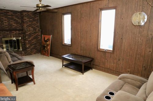 20 Apollo Dr, Trenton NJ  08620-1004 exterior