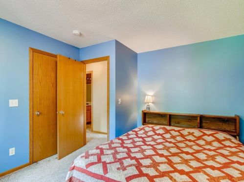 542 Bear Ave, Saint Paul MN  55127-7055 exterior