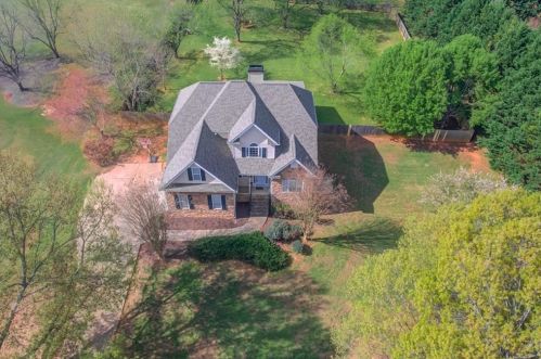 213 Washington Pkwy, Jefferson, GA 30549-1777