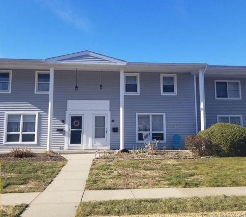 28 Carriage Path, Milford, CT 06460-7539