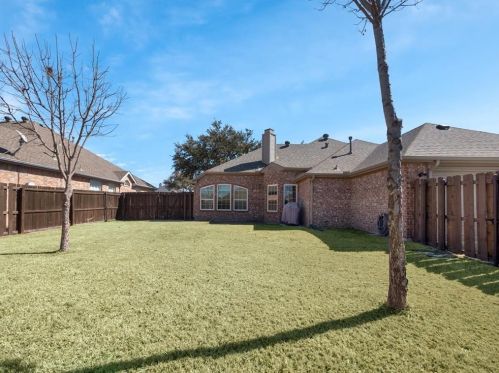 3833 Harrison Dr, Carrollton TX 75010-6323 exterior