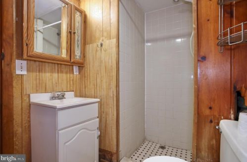 1110 Ruatan St, Silver Spring MD 20903-3319 exterior