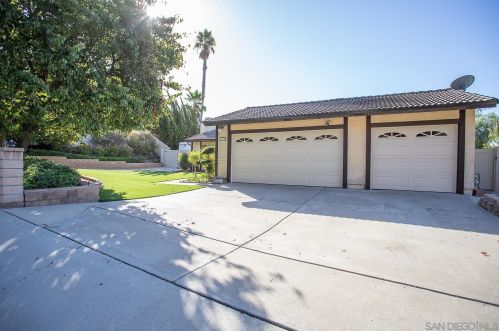 2321 Farrington Dr, El Cajon, CA 92020-1077
