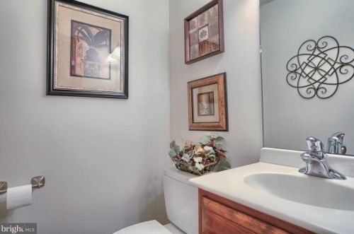 54 Strayer Dr, Carlisle PA 17013-4404 exterior