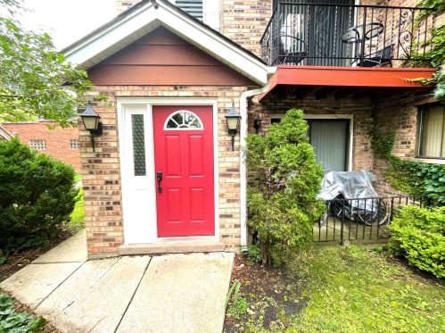 5766 Higgins Ave, Chicago, IL 60630-2067