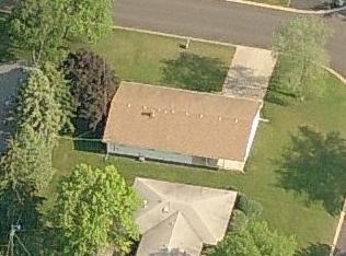 207 Hartway Ct, Boulder Hill, IL 60538-1325