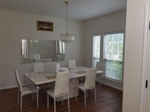 800 Santa Fe Trl, Irving TX  75063-4692 exterior