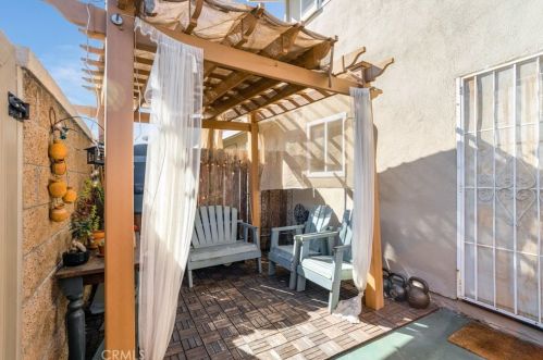 19913 Keswick Ln, Huntington Beach CA  92646-4250 exterior